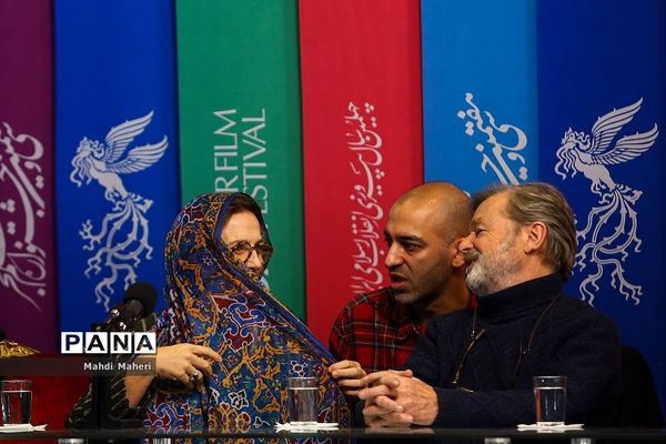 نشست‌های پرسش و پاسخ فیلم‌های ششمین روز سی و هفتمین جشنواره فیلم فجر