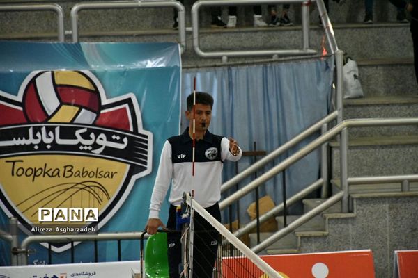 دیدار تیم‌های والیبال توپکا بابلسر و ملوان بندر انزلی