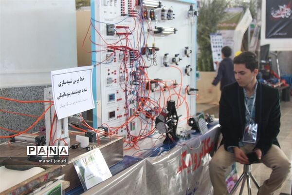 نمایشگاه چهل ساله دستاوردهای انقلاب اسلامی دستگاه های اجرایی استان قم