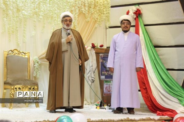 جشن انقلاب در مدارس قم