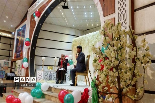 جشن انقلاب در مدارس قم