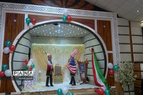 جشن انقلاب در مدارس قم