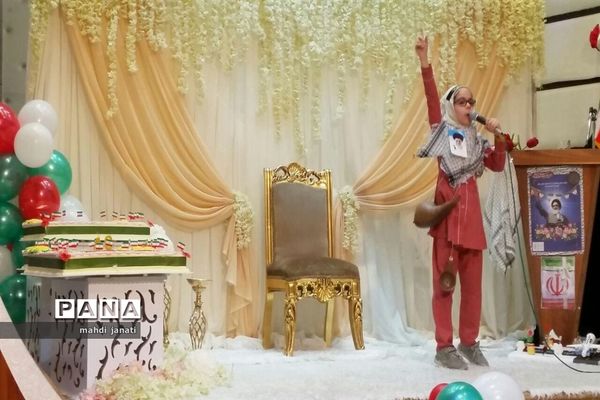 جشن انقلاب در مدارس قم