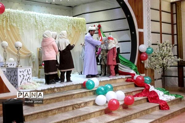 جشن انقلاب در مدارس قم