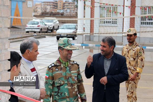 افتتاح نمایشگاه انقلاب درهنرستان فنی و حرفه‌ای ابوذر