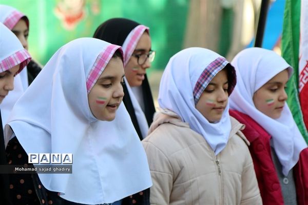 بازدید از نمایشگاه دست‌آورد‌های دانش‌آموزان منطقه 12 آموزش و پرورش شهر تهران