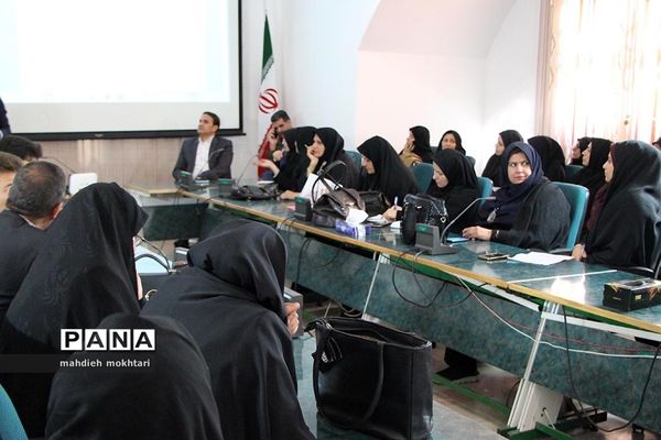 برگزاری جلسه رابطین آموزشی بازی‌های فکری، آموزشی و سرگرمی استان یزد