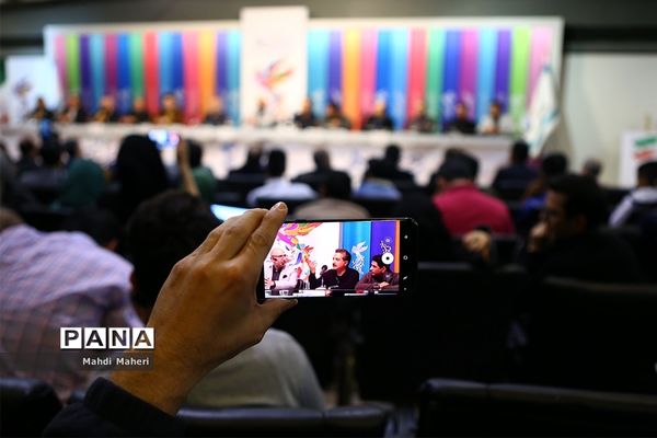 نشست‌های پرسش و پاسخ فیلم‌های هفتمین روز سی و هفتمین جشنواره فیلم فجر