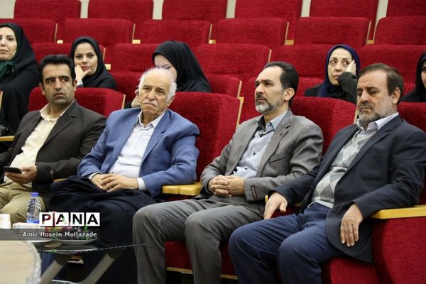 همایش رسانه‌نگاران انقلاب در ارومیه