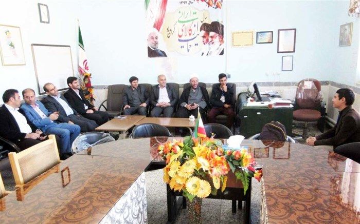 اداره یک‌روزه مدرسه و اداره آموزش و پرورش از سوی دانش‌آموزان انگوت