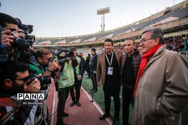 دیدار تیم‌های فوتبال پرسپولیس و پدیده