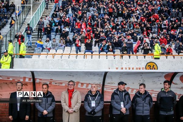 دیدار تیم‌های فوتبال پرسپولیس و پدیده