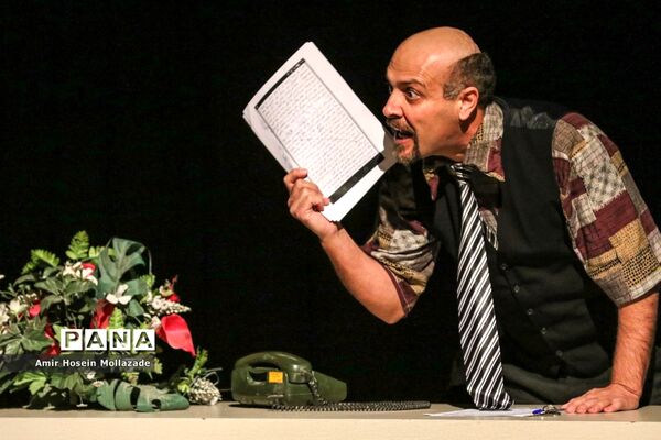 تئاتر «روزهای بی قوام» در ارومیه
