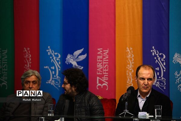 نشست‌های پرسش و پاسخ فیلم‌های  هشتمین روز سی و هفتمین جشنواره فیلم فجر