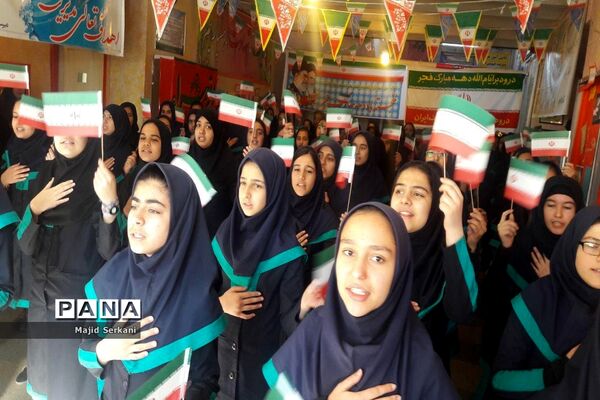 بازدید رئیس سازمان دانش‌آموزی استان همدان از تمرین سرود 1357 نفری در مدارس