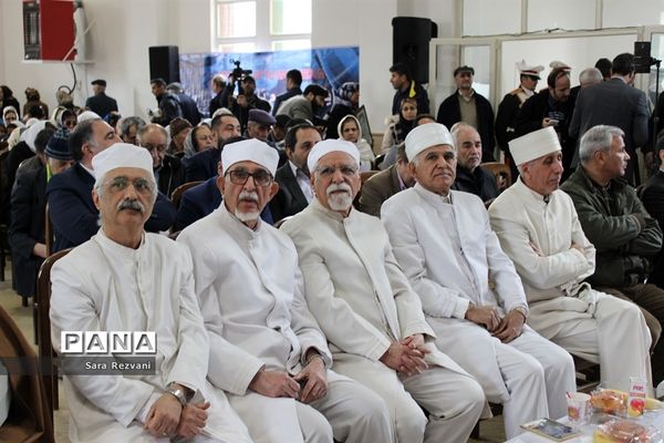 مراسم عطرافشانی و گلباران مزارشهدای ادیان توحیدی