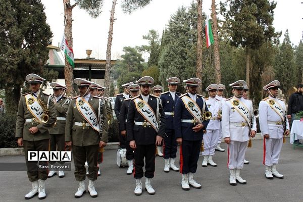 مراسم عطرافشانی و گلباران مزارشهدای ادیان توحیدی