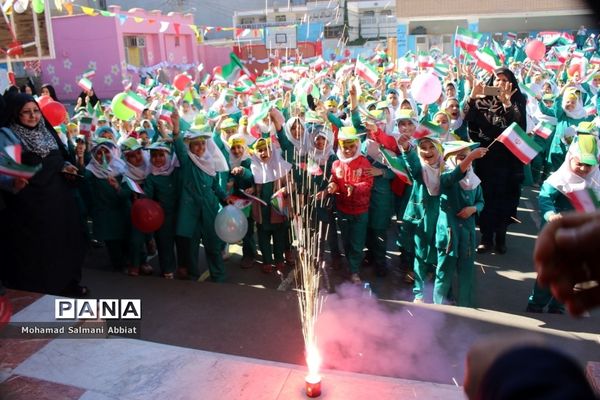 پخت چهل کیک به‌مناسبت چهلمین سالگرد انقلاب در مدرسه شمس یک ناحیه یک اهواز