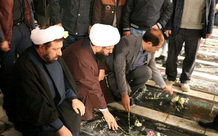 برگزاری مراسم عطرافشانی قبور شهدا در شهرقدس