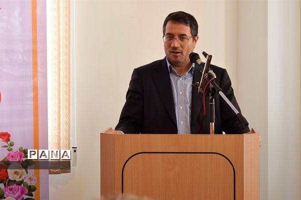 افتتاح و کلنگ‌زنی چند پروژه عمرانی توسط وزیر صنعت معدن و تجارت در ورزقان