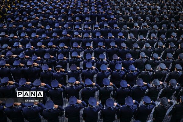 دیدار فرماندهان و کارکنان نیروی هوایی ارتش با رهبر انقلاب