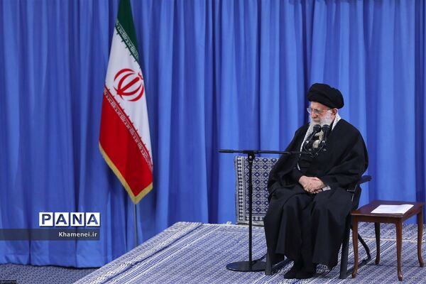 دیدار فرماندهان و کارکنان نیروی هوایی ارتش با رهبر انقلاب