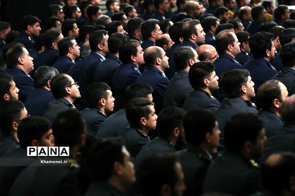 دیدار فرماندهان و کارکنان نیروی هوایی ارتش با رهبر انقلاب