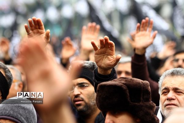 اجتماع بزرگ هیئت‌‌های عاشورای فاطمی در میدان هفت تیر