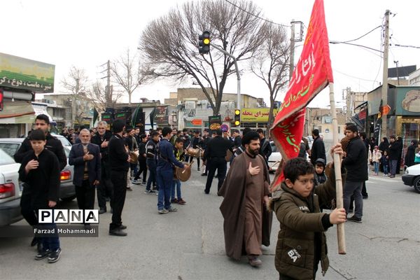 دسته‌ عزاداری هیئت رهروان شهدا به‌مناسبت ایام فاطمیه