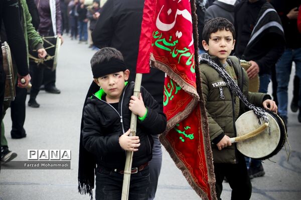 دسته‌ عزاداری هیئت رهروان شهدا به‌مناسبت ایام فاطمیه