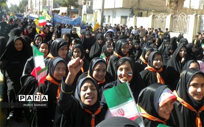 22 بهمن امید مستضعفان‌جهان است / لزوم پایبندی به آرمان‌های عظیم انقلاب