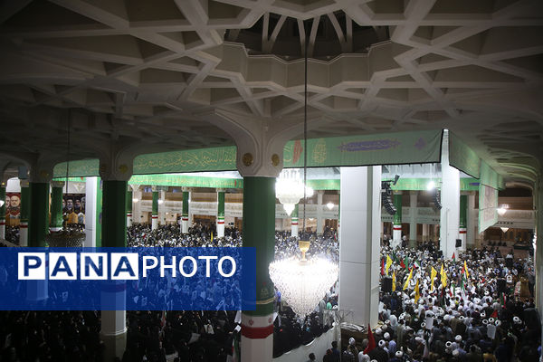 اجتماع بزرگ «فداییان ولایت، مدافعان وطن» در قم