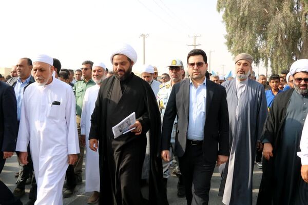 دانش‌آموزان بندرخمیر پیشگام در تجدید میثاق با آرمان‌های استکبارستیزی