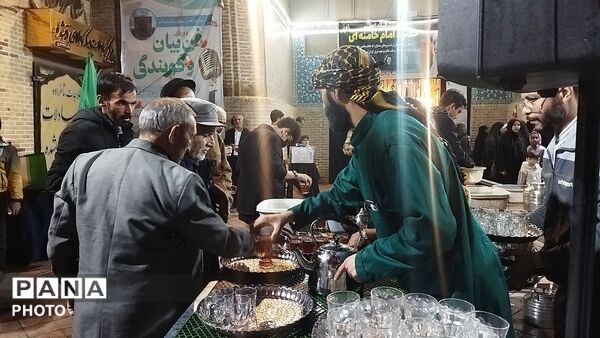 فعالیت موکب های حسینیه امام خمینی نیشابور در پنجاه و یکمین شب از اجتماعات مردمی