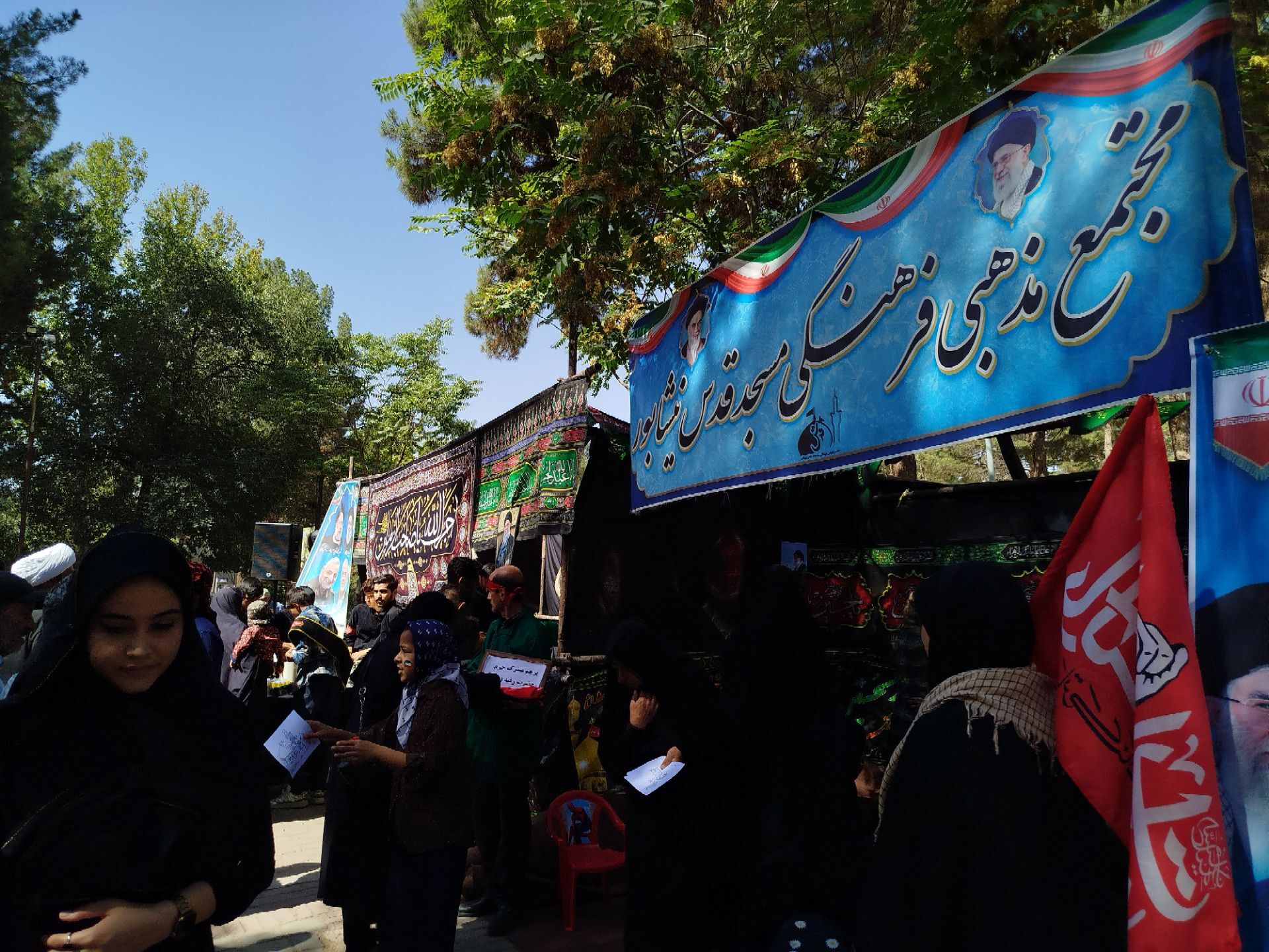 فعالیت موکب فرهنگی مسجد قدس در پیاده روی دلدادگان اربعین حسینی