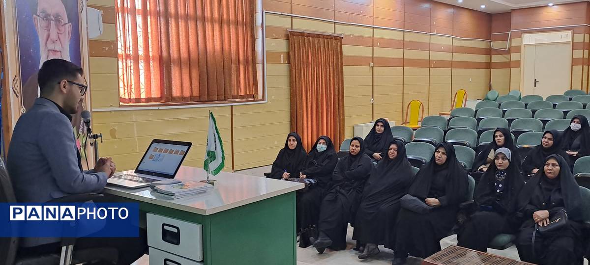 طرح فرهنگی آموزشی معلم زمینه ساز در منطقه زرین آباد 