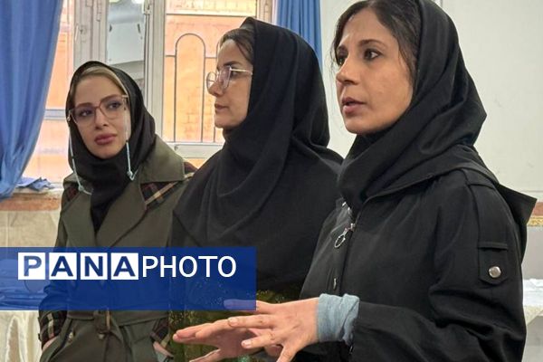 مسابقات فرهنگی و هنری  در دبیرستان شهید تاجیک بهارستان دو