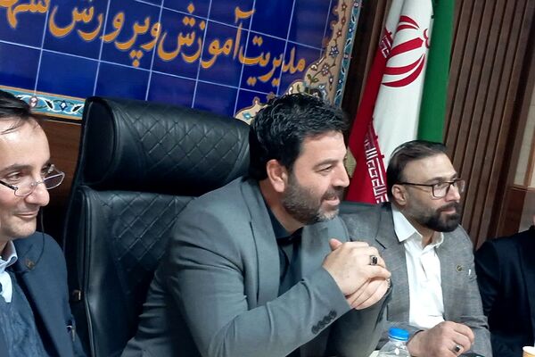 آیین تجلیل از پژوهشگران و فناوران برتر آموزش و پرورش ورامین 