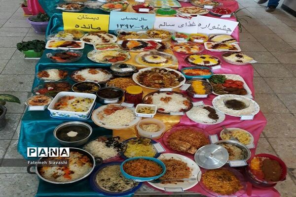 برپایی جشنواره غذای سالم در دبستان قرآنی مائده منطقه خزل