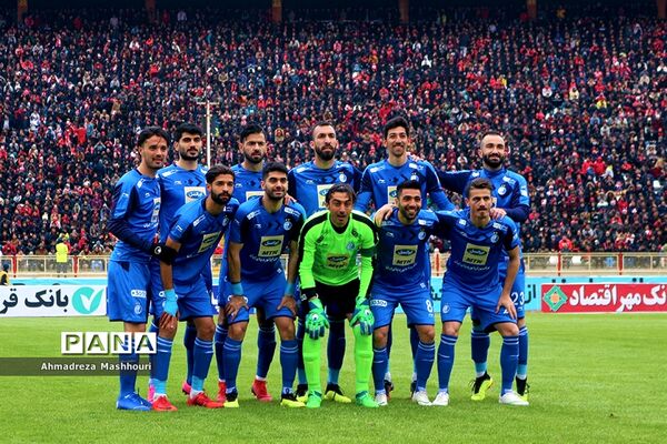 دیدار تیم‌های استقلال تهران و تراکتورسازی تبریز