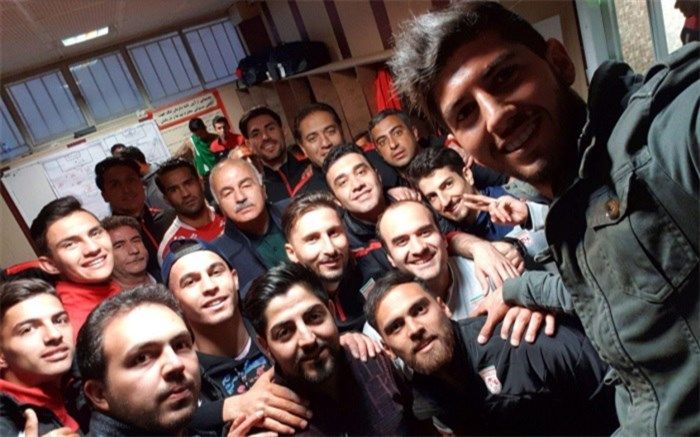 مهمان ویژه تراکتورسازی در جشن پیروزی مقابل استقلال چه کسی بود؟ + عکس