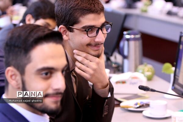 دومین نشست قطبی نهمین دوره مجلس دانش‌آموزی