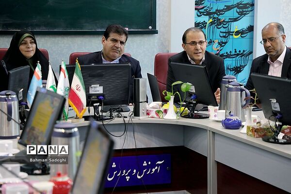 دومین نشست قطبی نهمین دوره مجلس دانش‌آموزی