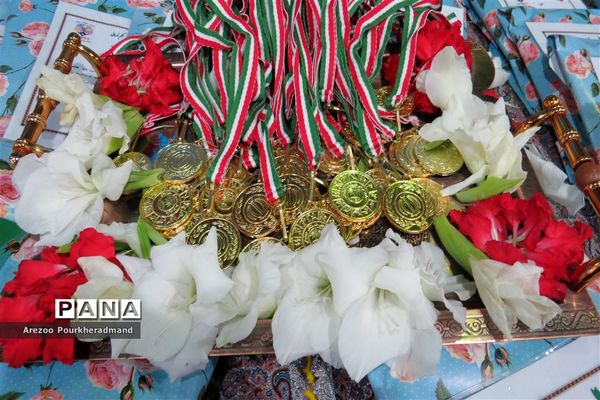 اختتامیه پنجمین دوره المپیاد ورزشی درون مدرسه‌ای به میزبانی دبیرستان دکتر شاهی ناحیه یک یزد