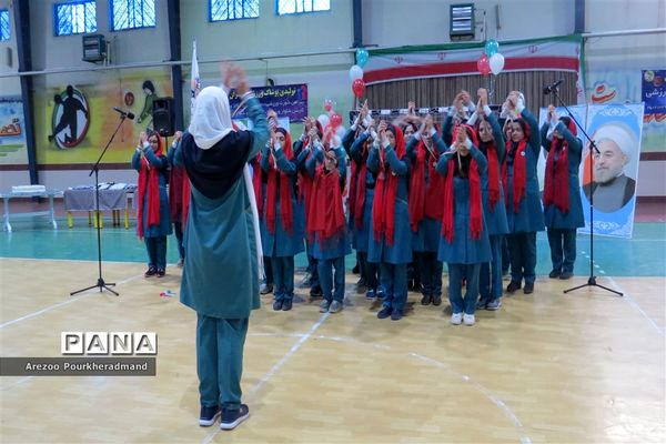 اختتامیه پنجمین دوره المپیاد ورزشی درون مدرسه‌ای به میزبانی دبیرستان دکتر شاهی ناحیه یک یزد