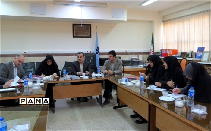 نشست مدیران متوسطه دوره دوم مدارس سمپاد با رئیس اداره استعدادهای درخشان استان