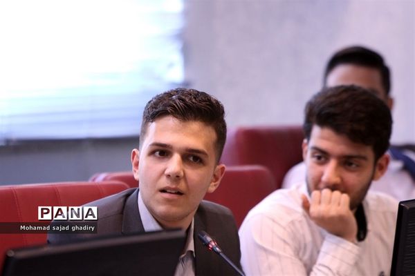 دومین نشست قطبی نهمین دوره مجلس دانش‌آموزی-2