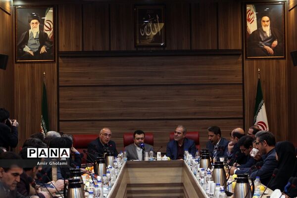 نشست قائم مقام وزیر با مدیرکل و مسئولان آموزش و پرورش شهرستان‌های تهران