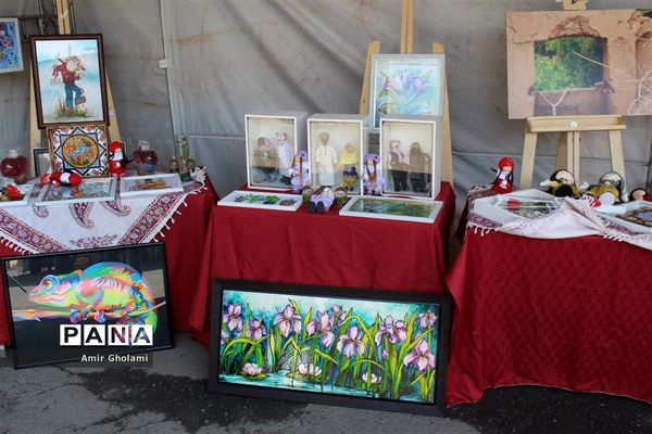 نمایشگاه دستاوردهای بزرگ دستان کوچک