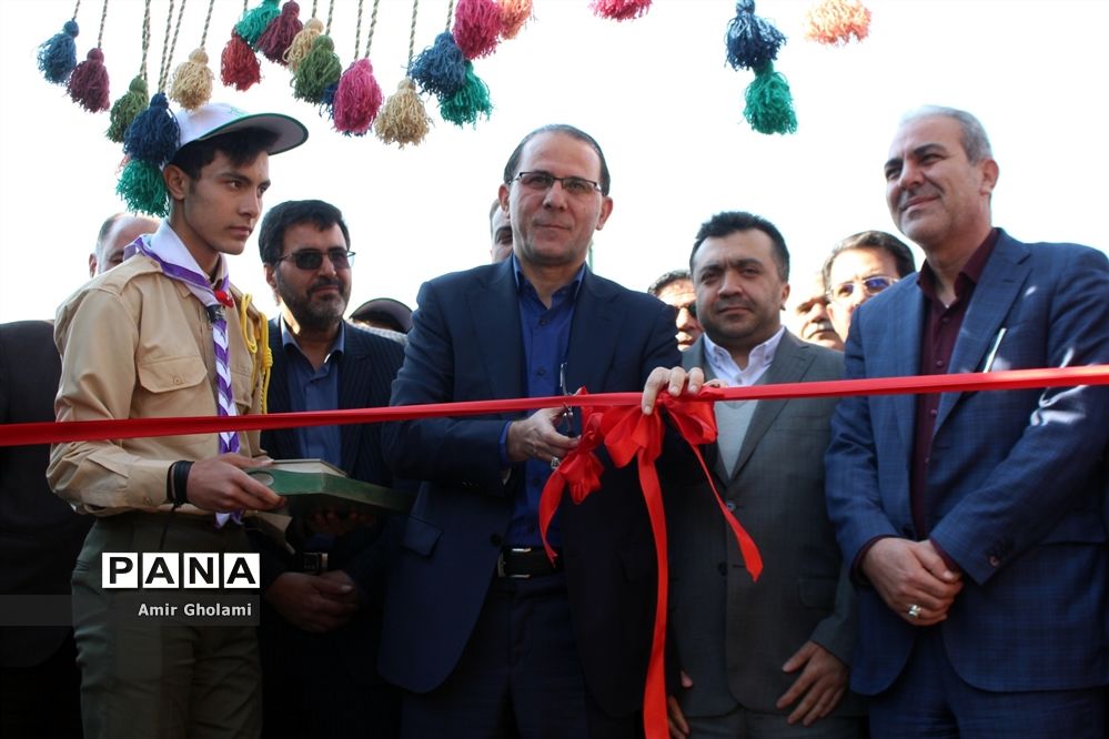 نمایشگاه دستاوردهای بزرگ دستان کوچک